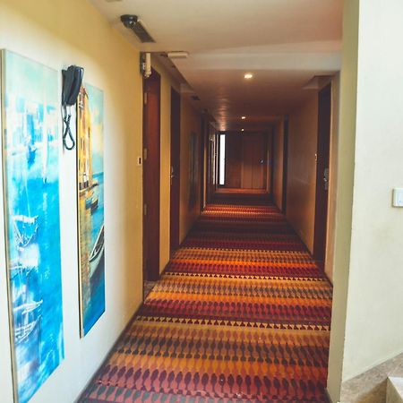 Hotel Riverview Ahmedabad Exterior photo