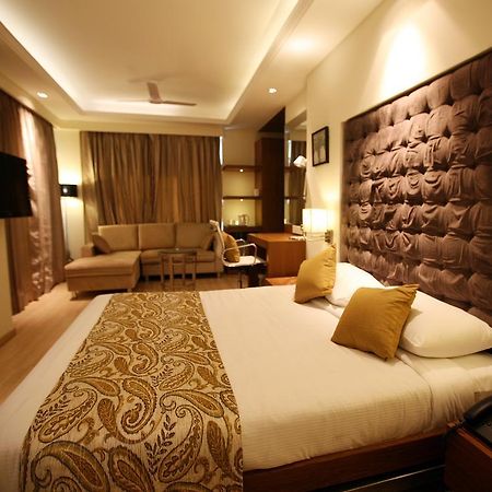 Hotel Riverview Ahmedabad Room photo