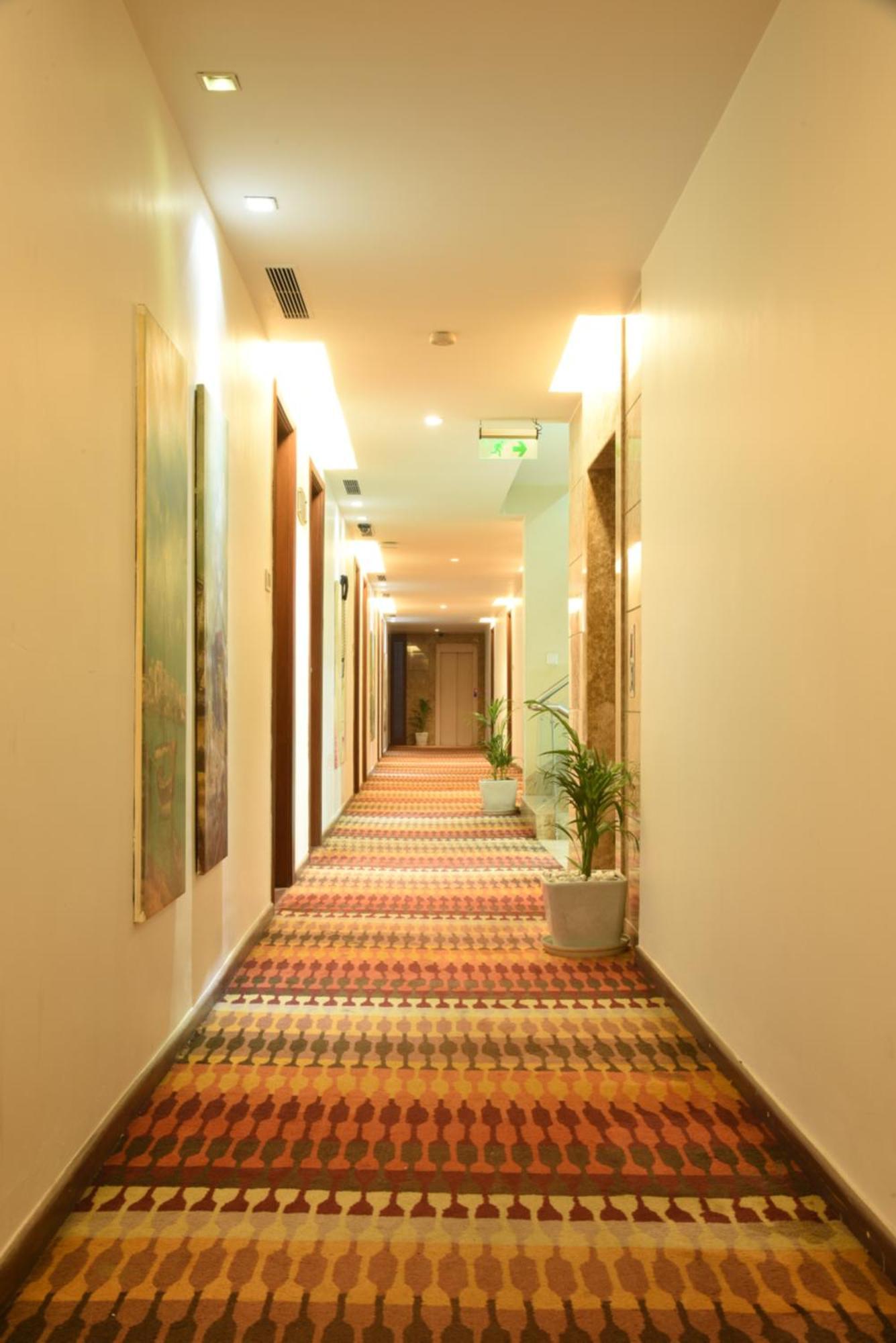 Hotel Riverview Ahmedabad Exterior photo