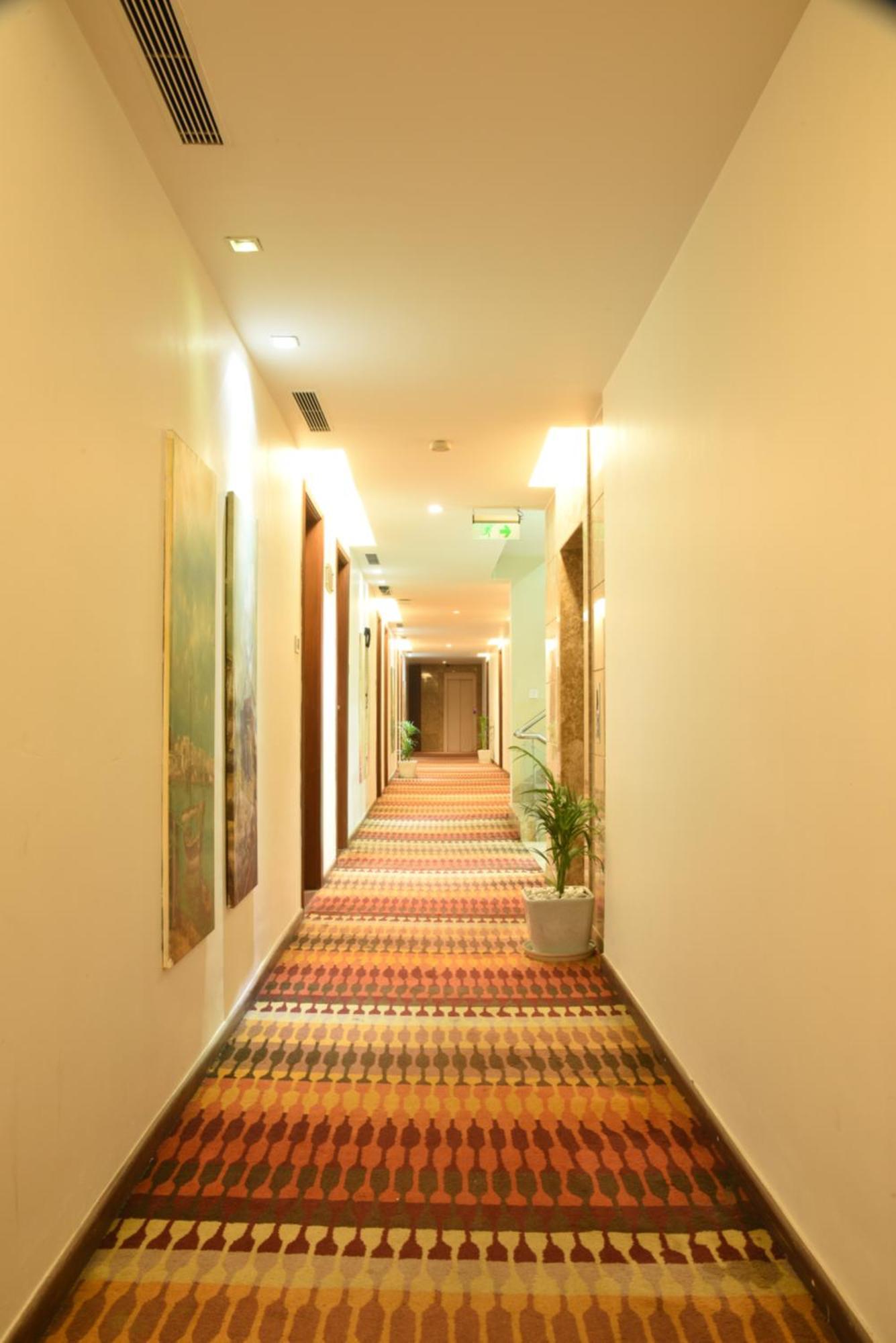 Hotel Riverview Ahmedabad Exterior photo