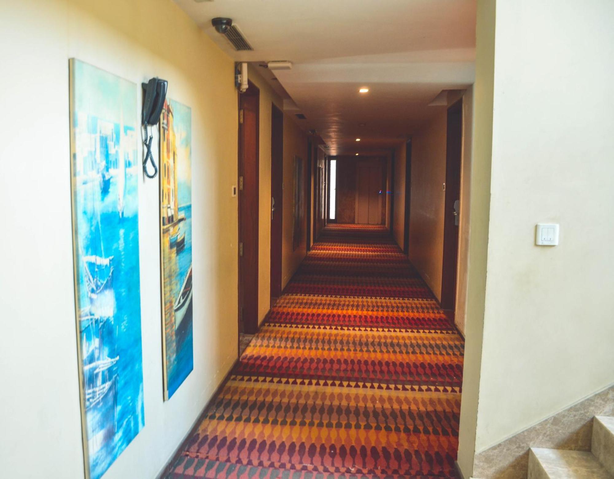 Hotel Riverview Ahmedabad Exterior photo