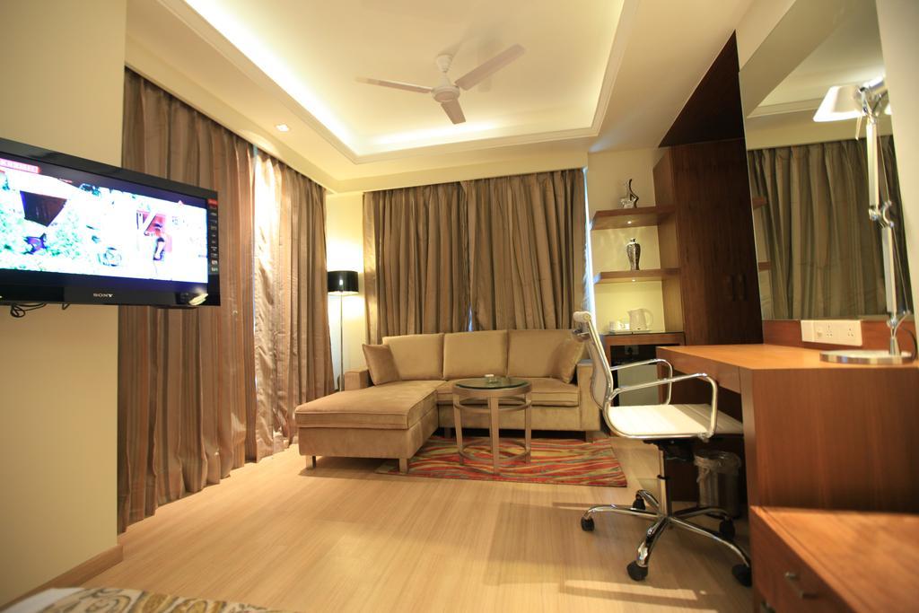 Hotel Riverview Ahmedabad Room photo