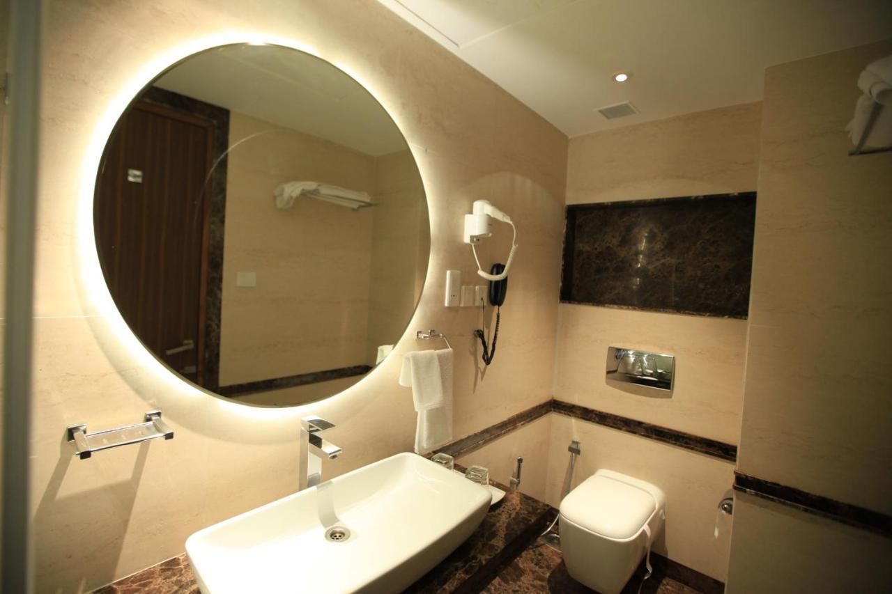 Hotel Riverview Ahmedabad Exterior photo